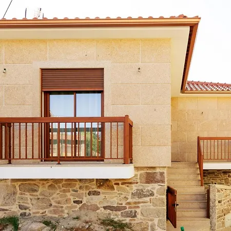 3 Bedrooms House With Balcony At Bustelo