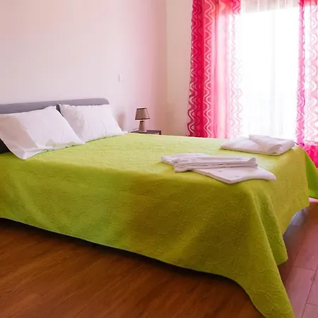 3 Bedrooms House With Balcony At Bustelo Рибейра-ди-Пена
