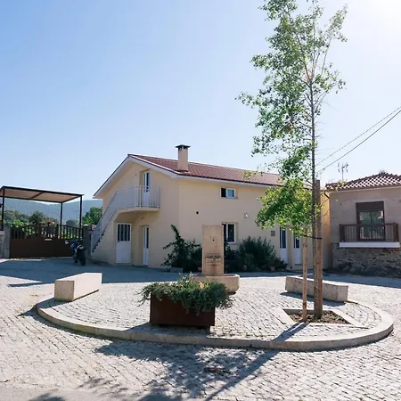3 Bedrooms House With Balcony At Bustelo Дом отдыха